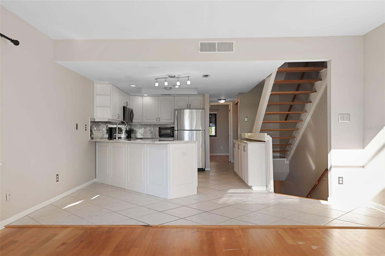 PIRATES COVE CLUB CONDO - Residential