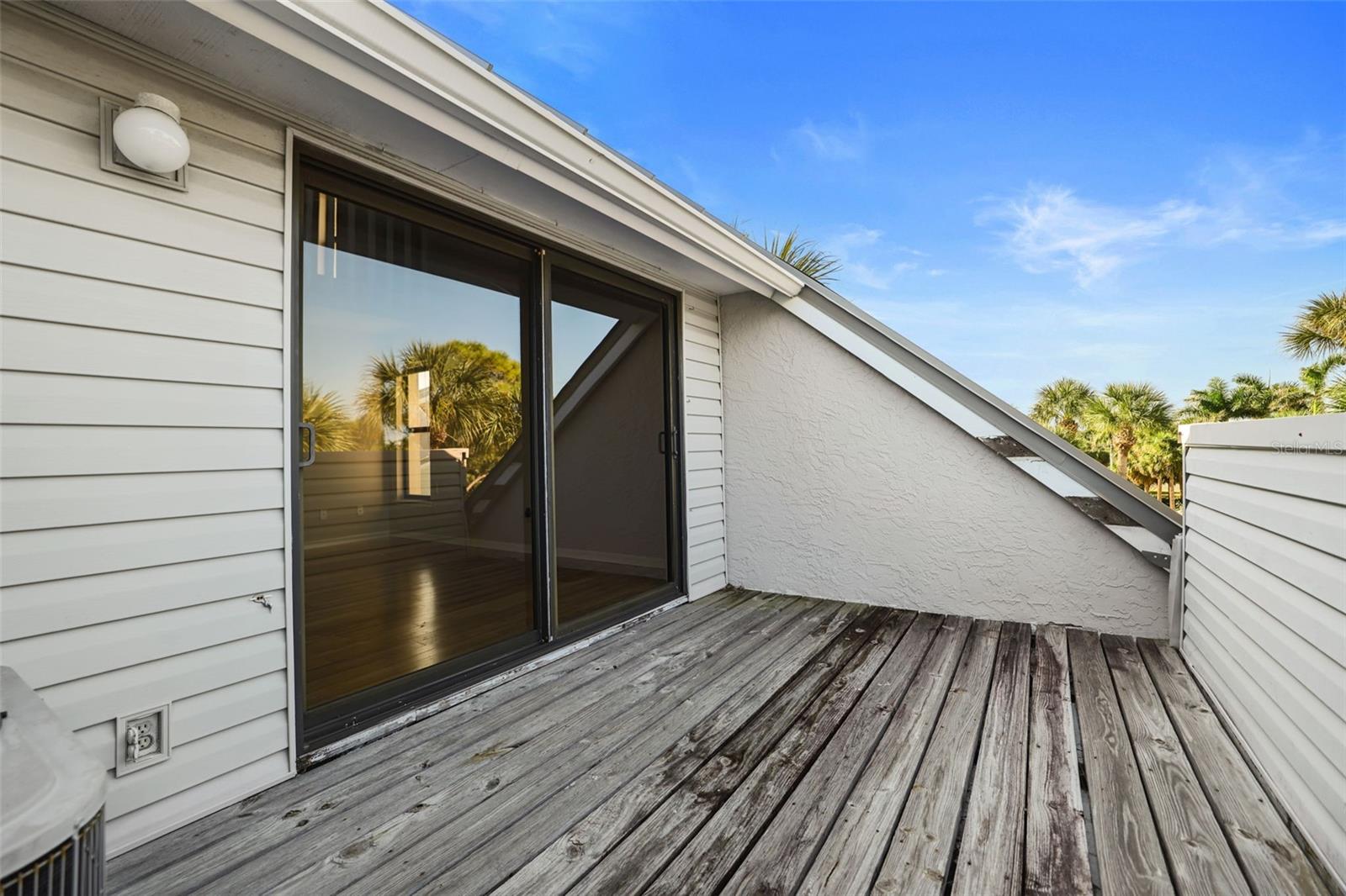 PIRATES COVE CLUB CONDO - Residential