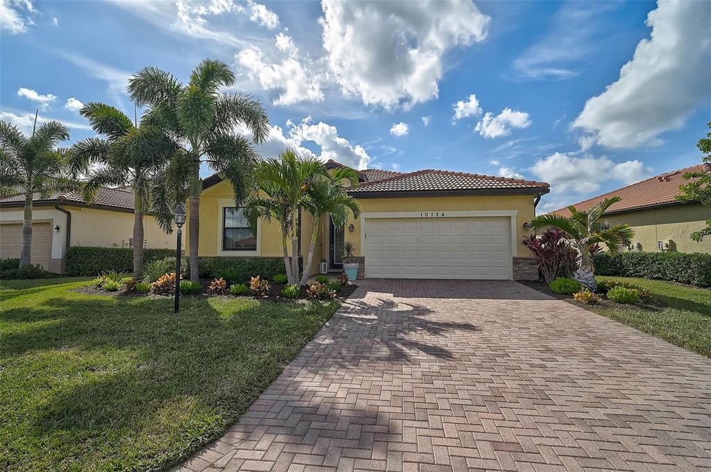 Photo of 10124 Marbella Drive, Bradenton, FL 34211 (MLS # A4665396)