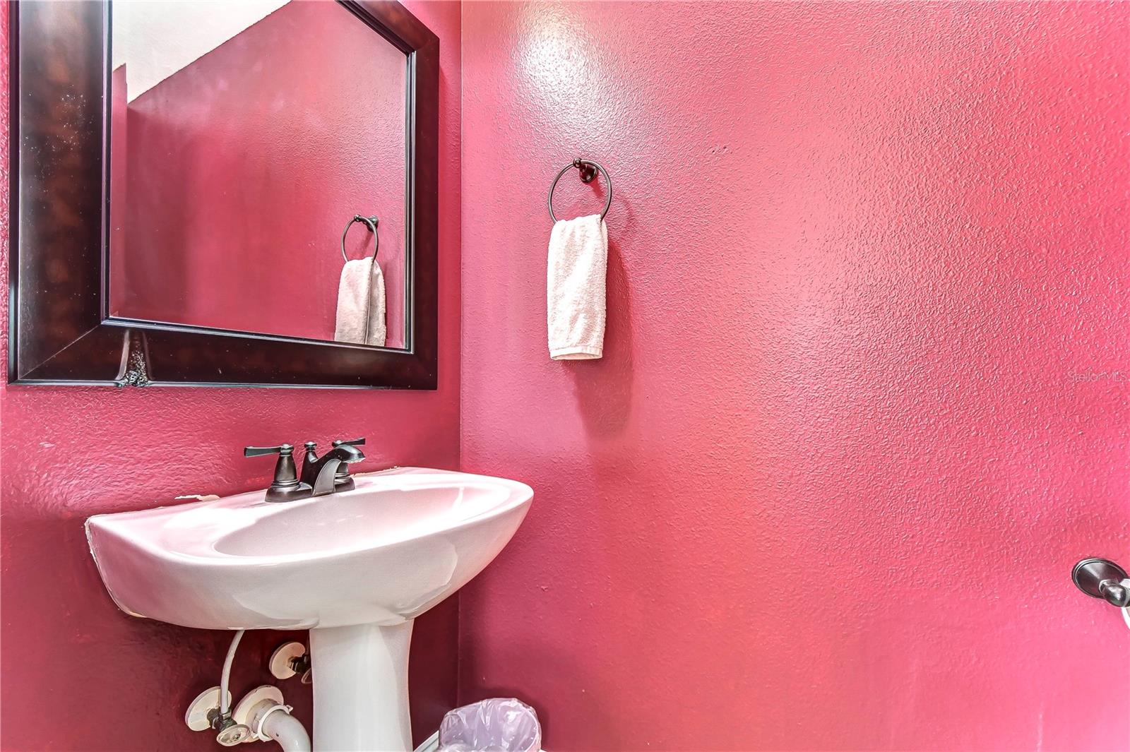 COVERED BRIDGE TWNHMS - Residential Lease