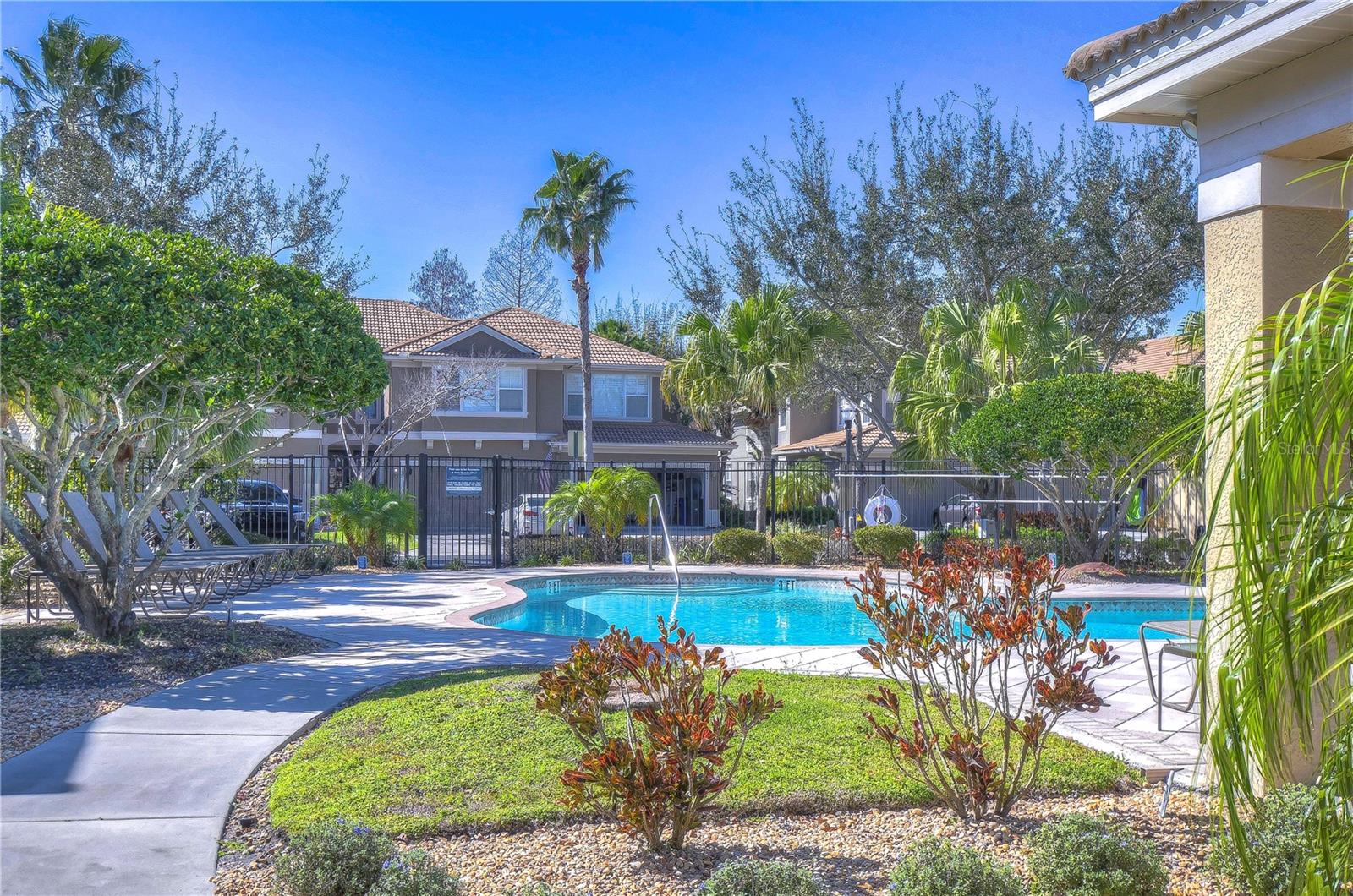 COVERED BRIDGE TWNHMS - Residential Lease