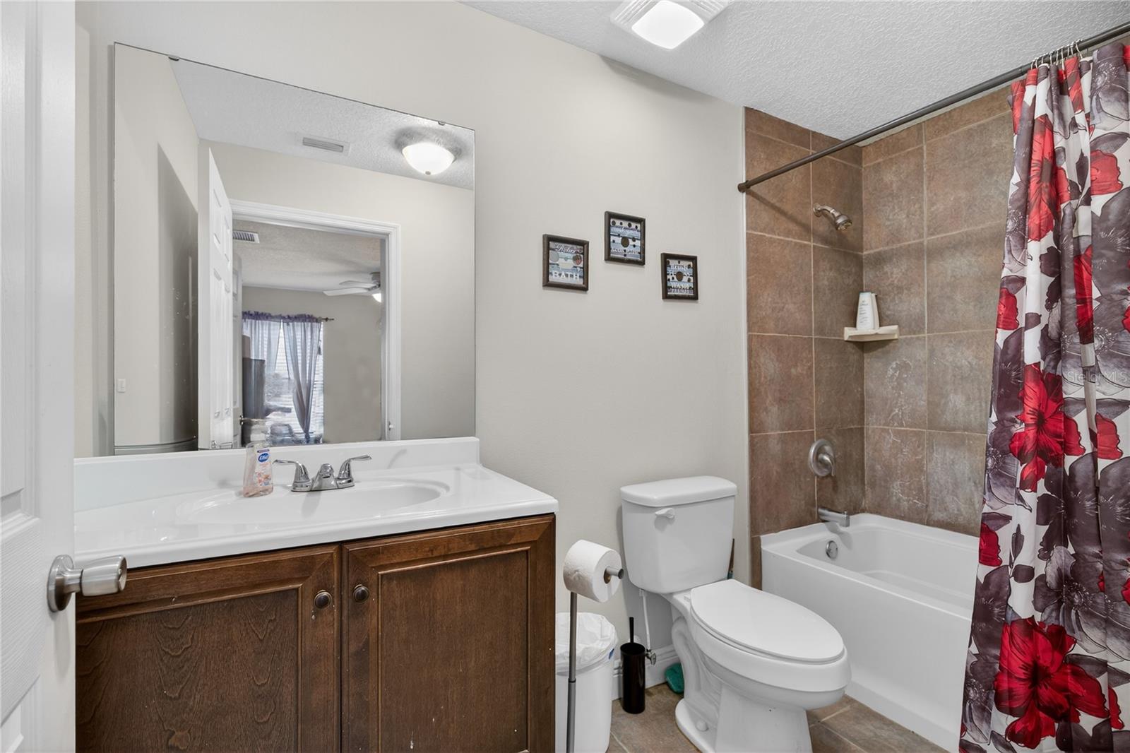 EUSTIS TOWN - Residential Income