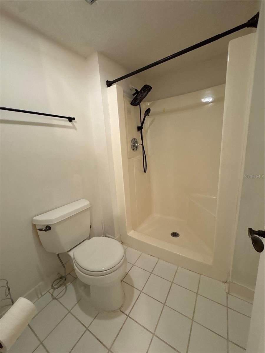 GRENELEFE CONDO CORNER LAKE WEST - Residential