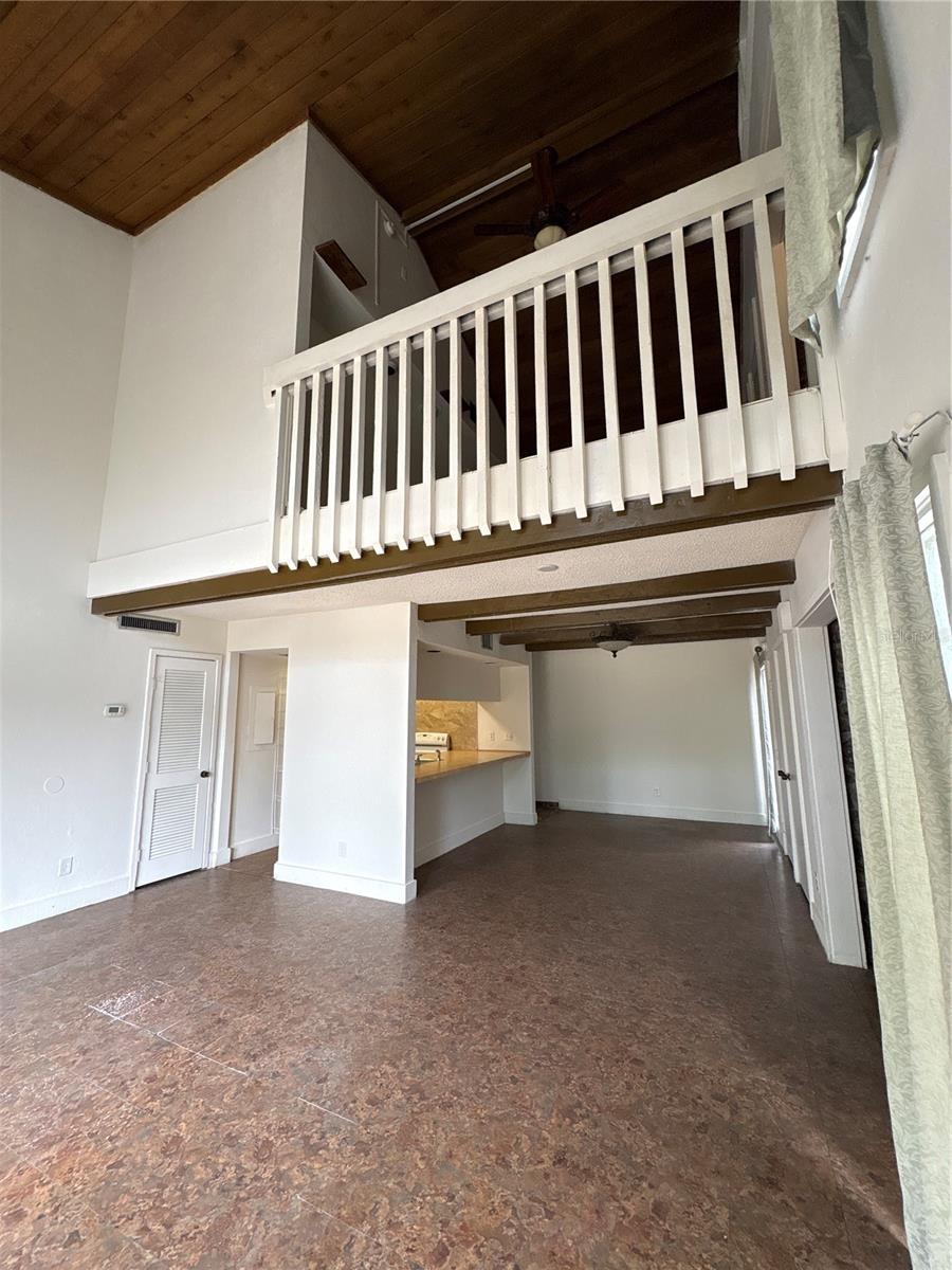 GRENELEFE CONDO CORNER LAKE WEST - Residential