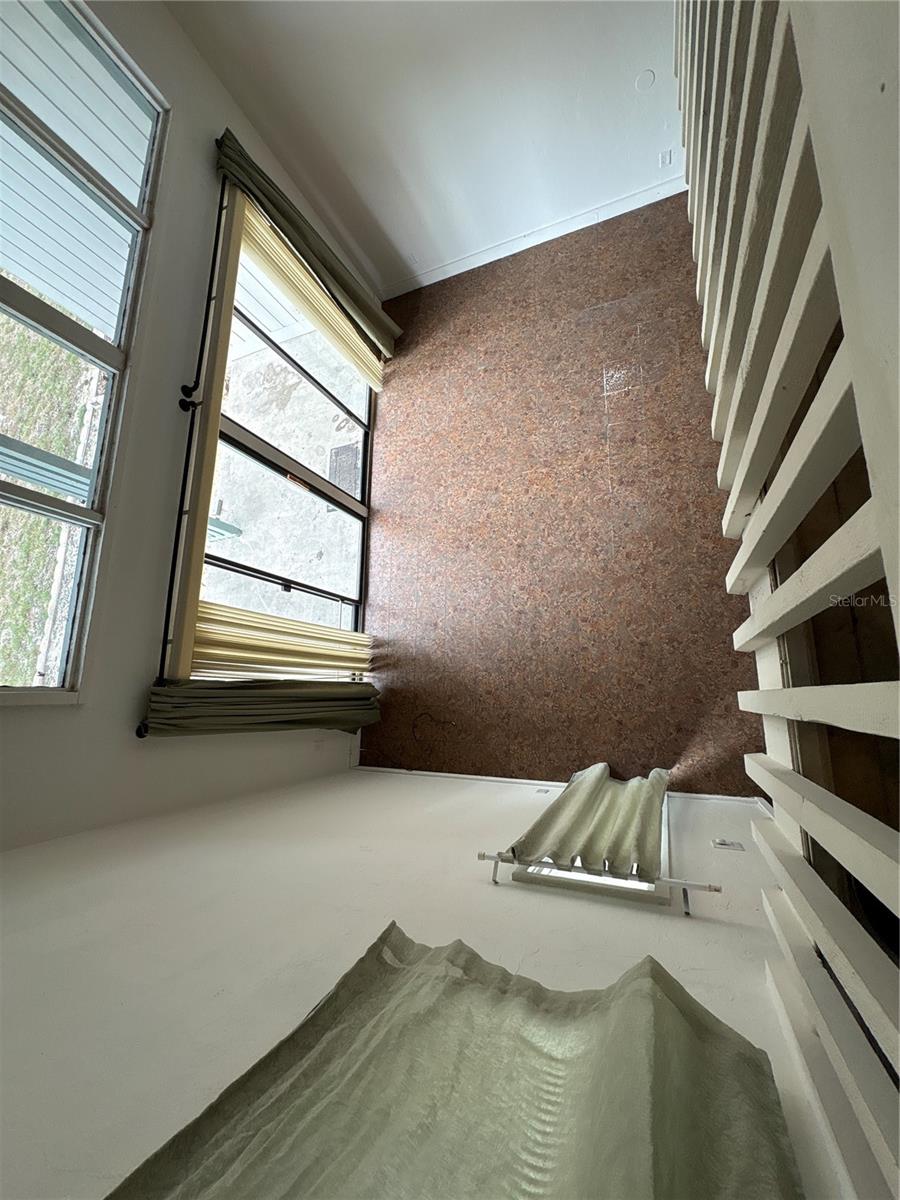 GRENELEFE CONDO CORNER LAKE WEST - Residential