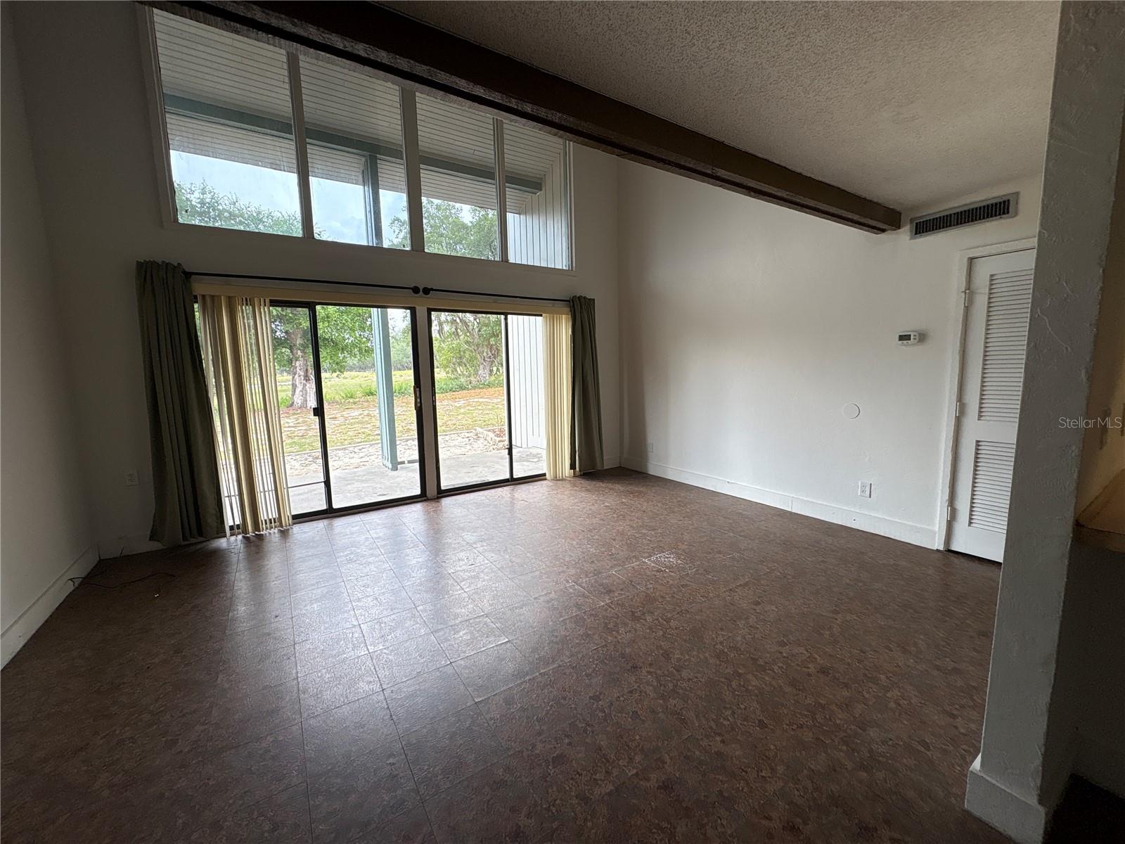 GRENELEFE CONDO CORNER LAKE WEST - Residential