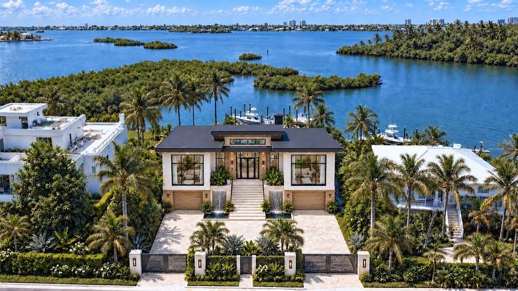 Photo of 1386 Tangier Way, Sarasota, FL 34239 (MLS # A4707411)