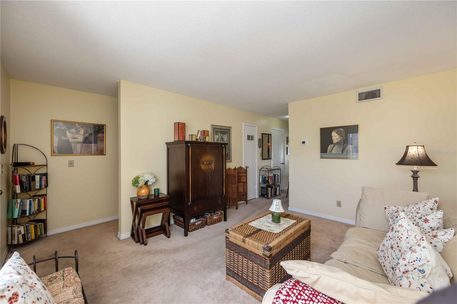 SUMMER LAKES - Residential