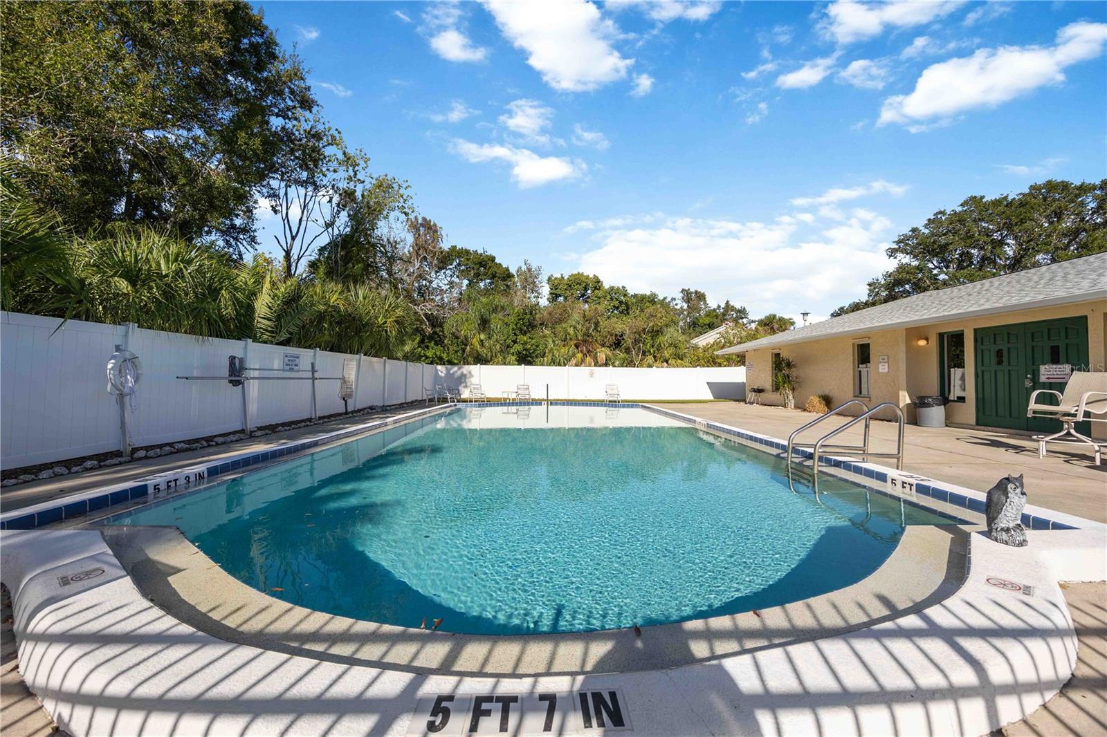 SUMMER LAKES - Residential