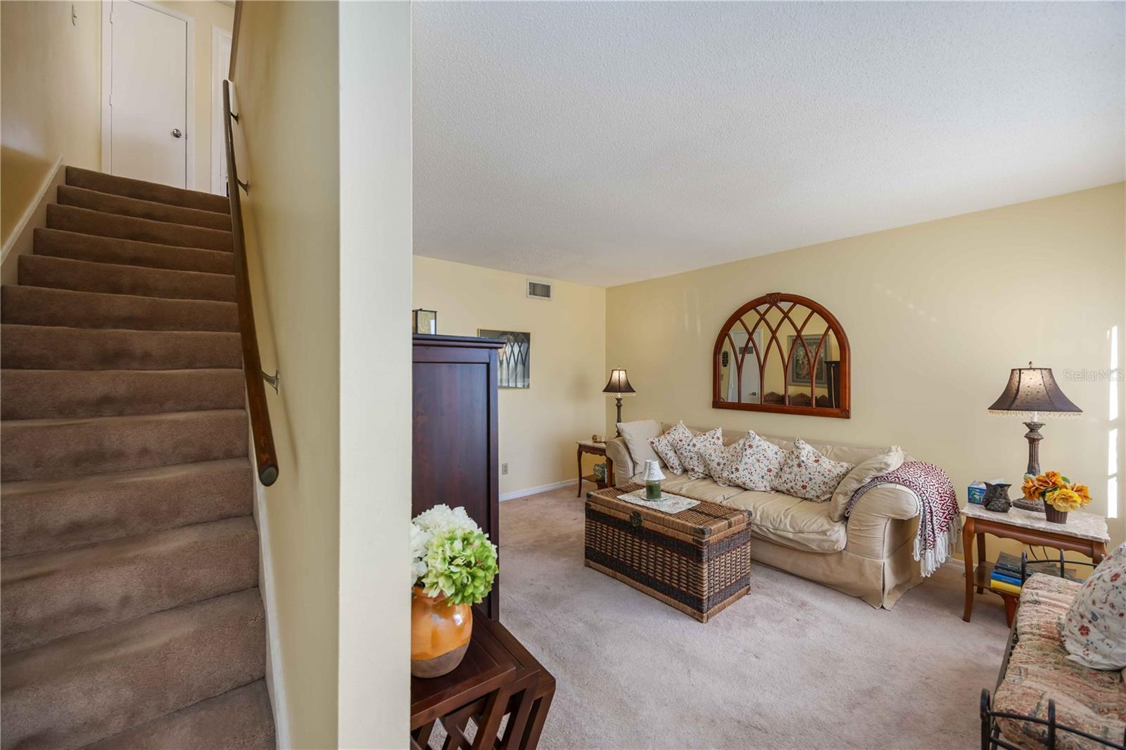 SUMMER LAKES - Residential