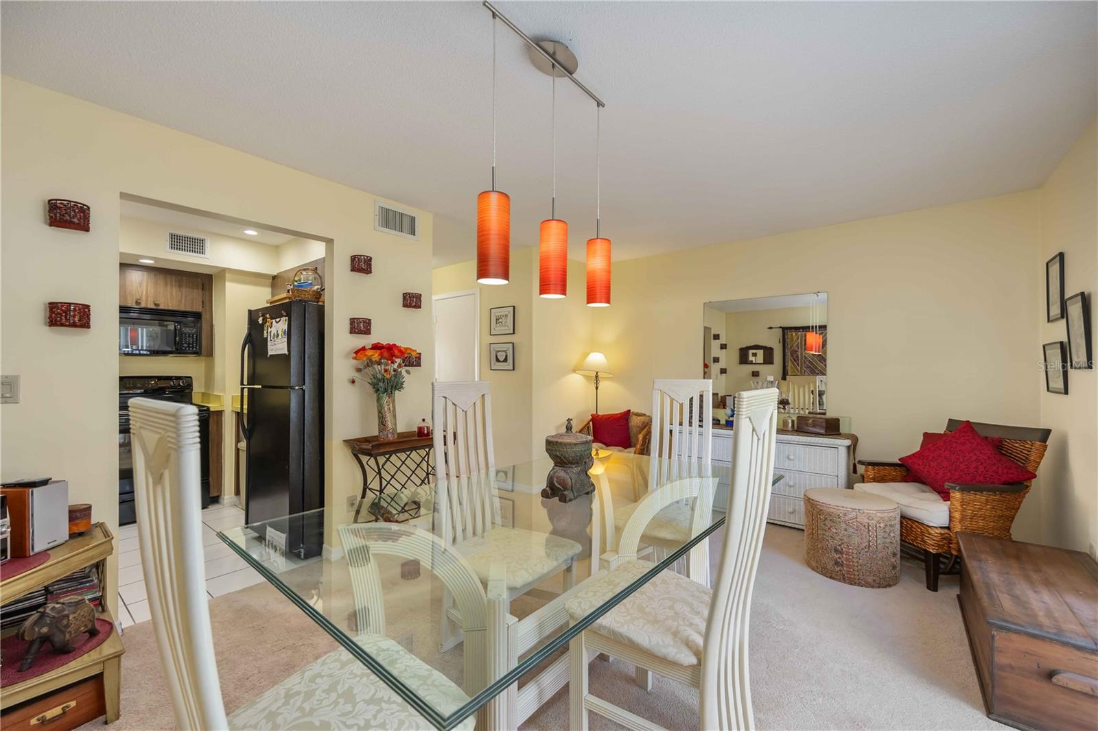 SUMMER LAKES - Residential