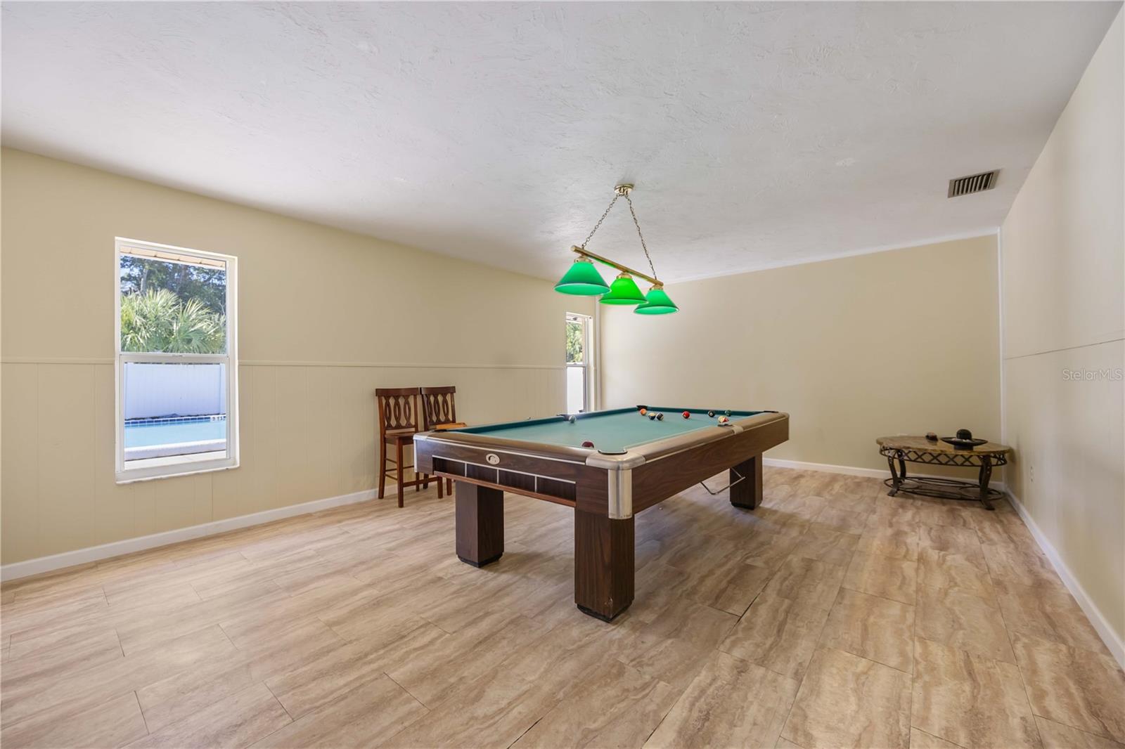 SUMMER LAKES - Residential