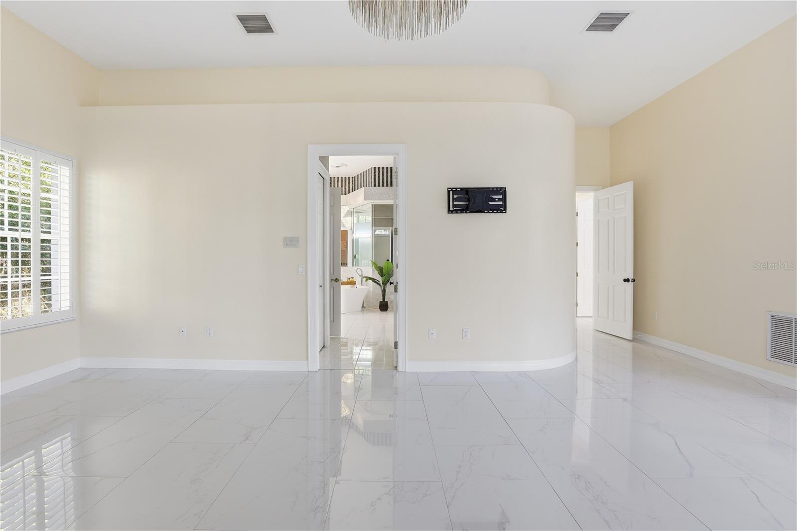 CRESCENT OAKS COUNTRY CLUB REGENCY PH 2 - Residential