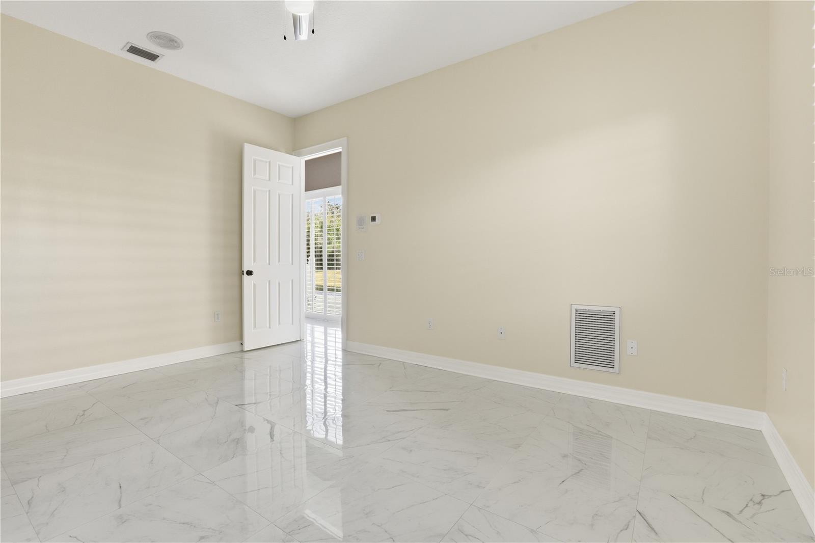 CRESCENT OAKS COUNTRY CLUB REGENCY PH 2 - Residential