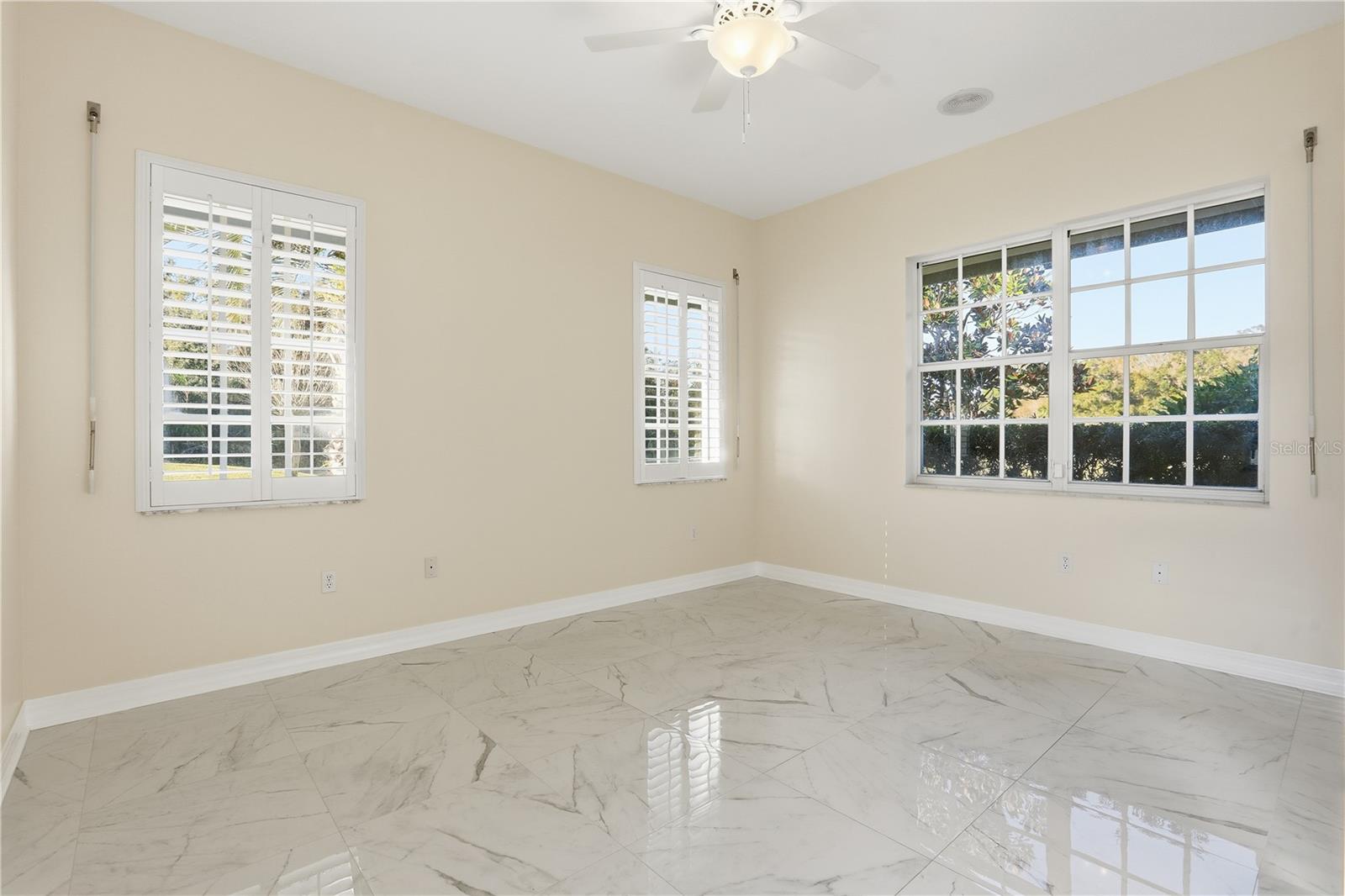 CRESCENT OAKS COUNTRY CLUB REGENCY PH 2 - Residential