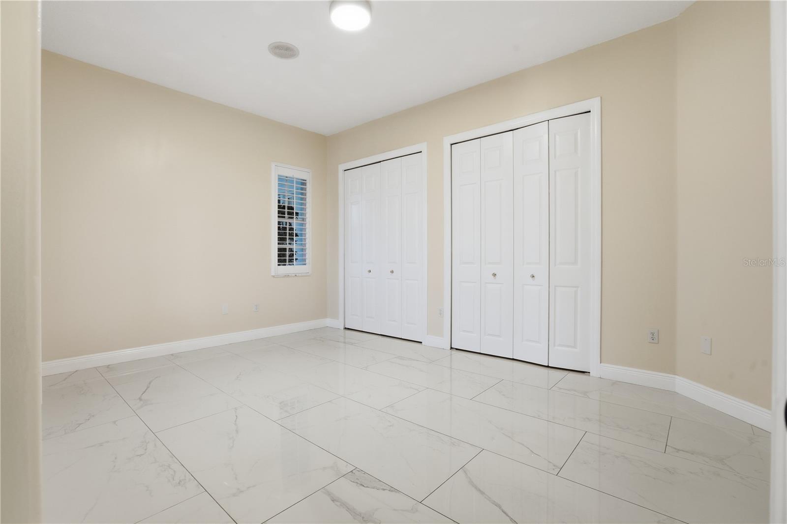 CRESCENT OAKS COUNTRY CLUB REGENCY PH 2 - Residential
