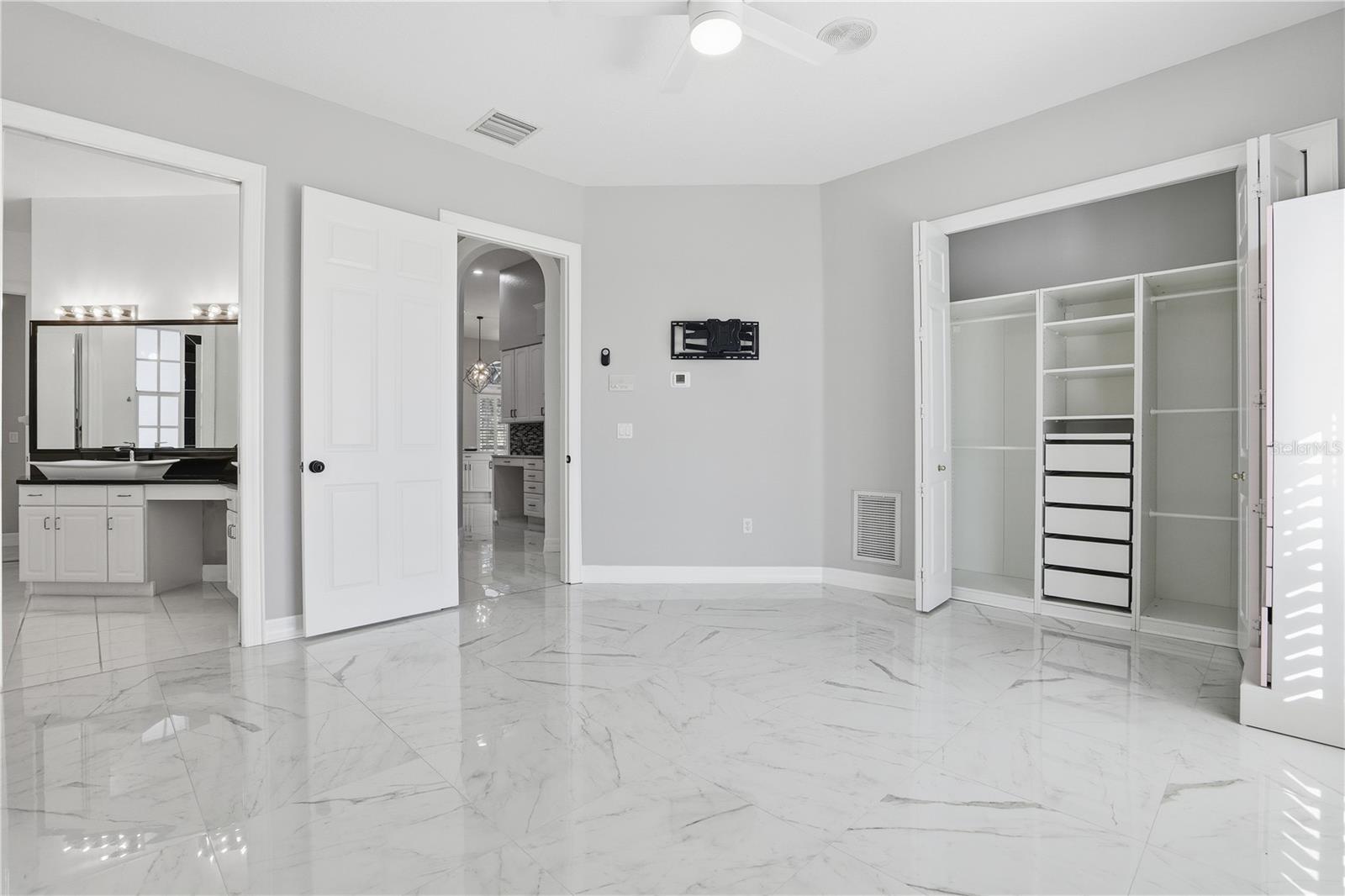 CRESCENT OAKS COUNTRY CLUB REGENCY PH 2 - Residential
