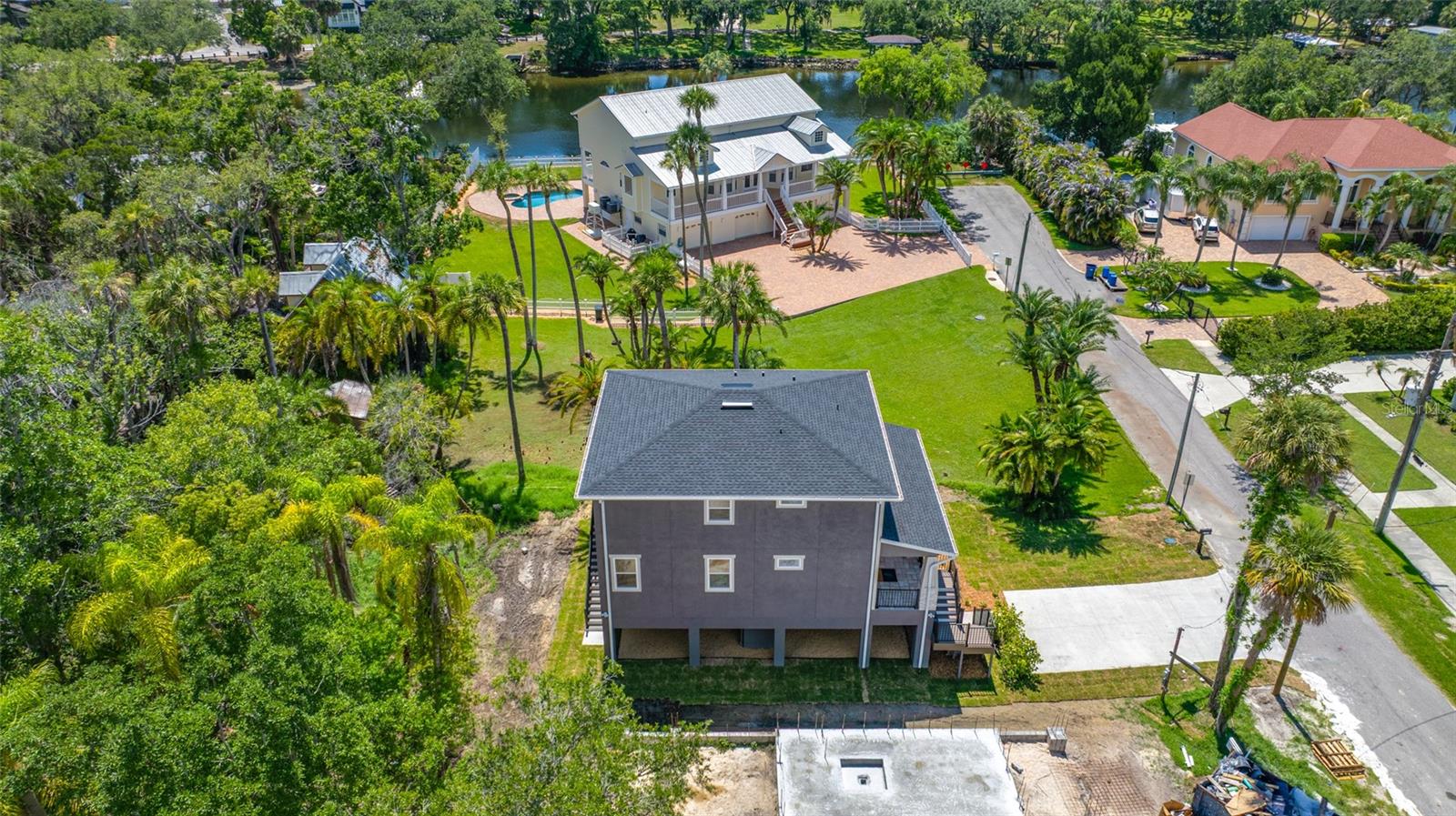 1004 W HENRY AVENUE