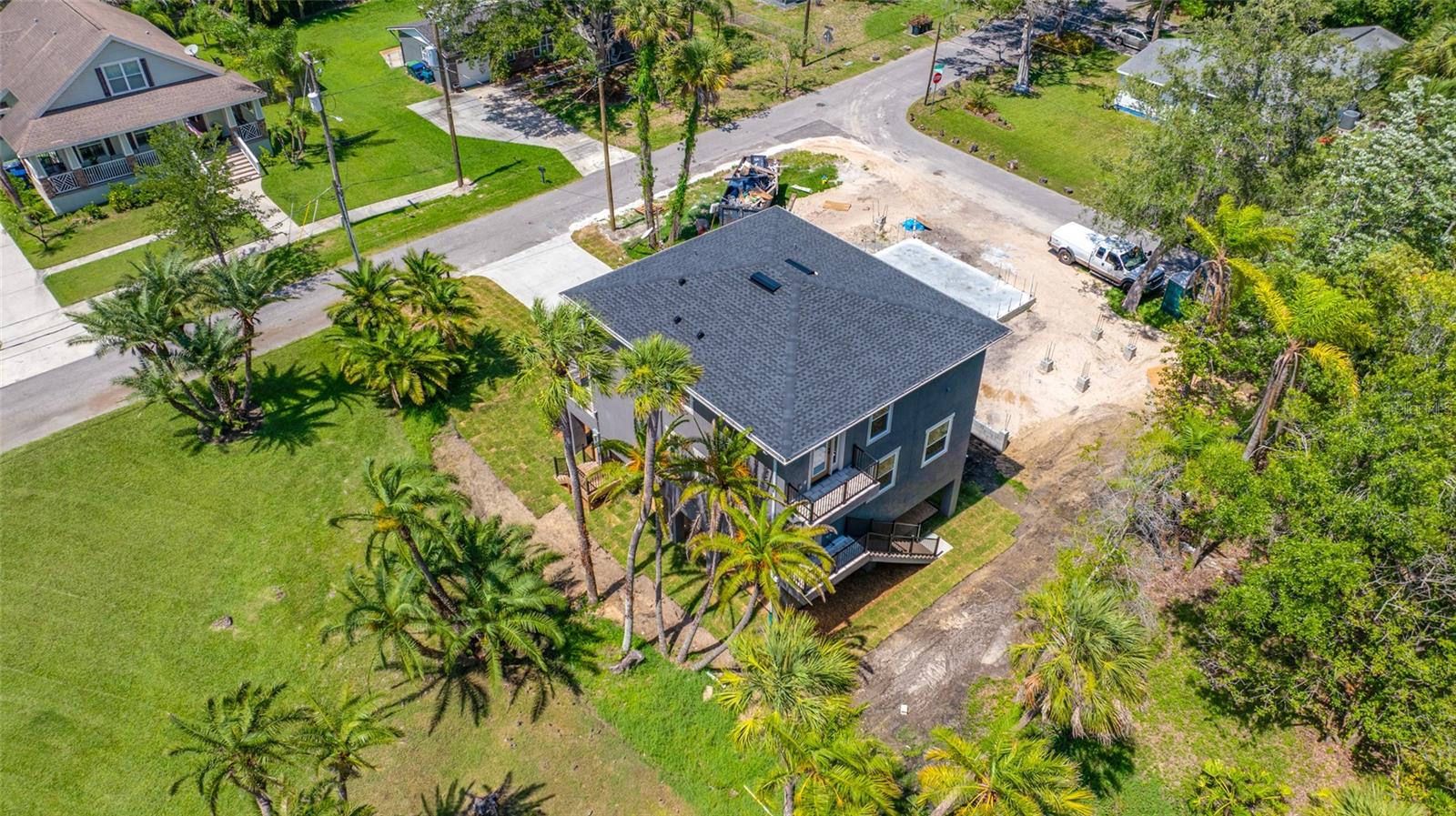 1004 W HENRY AVENUE