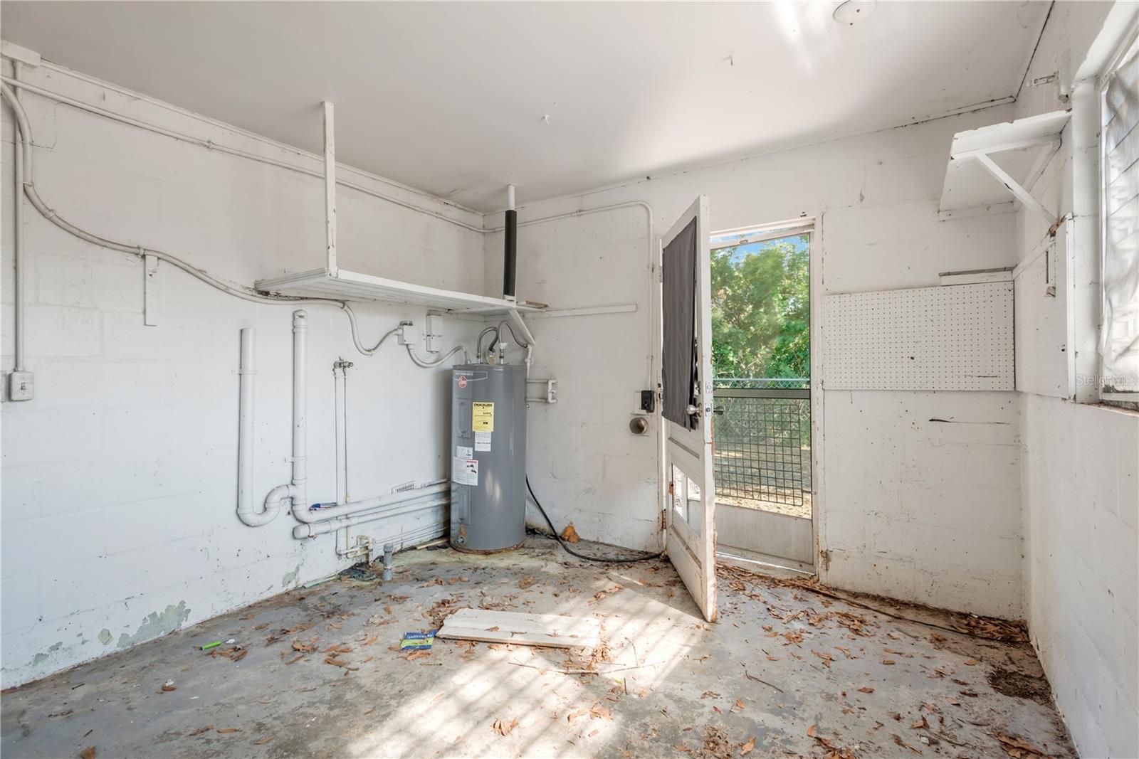 CAREYS PIRATE POINT - Residential