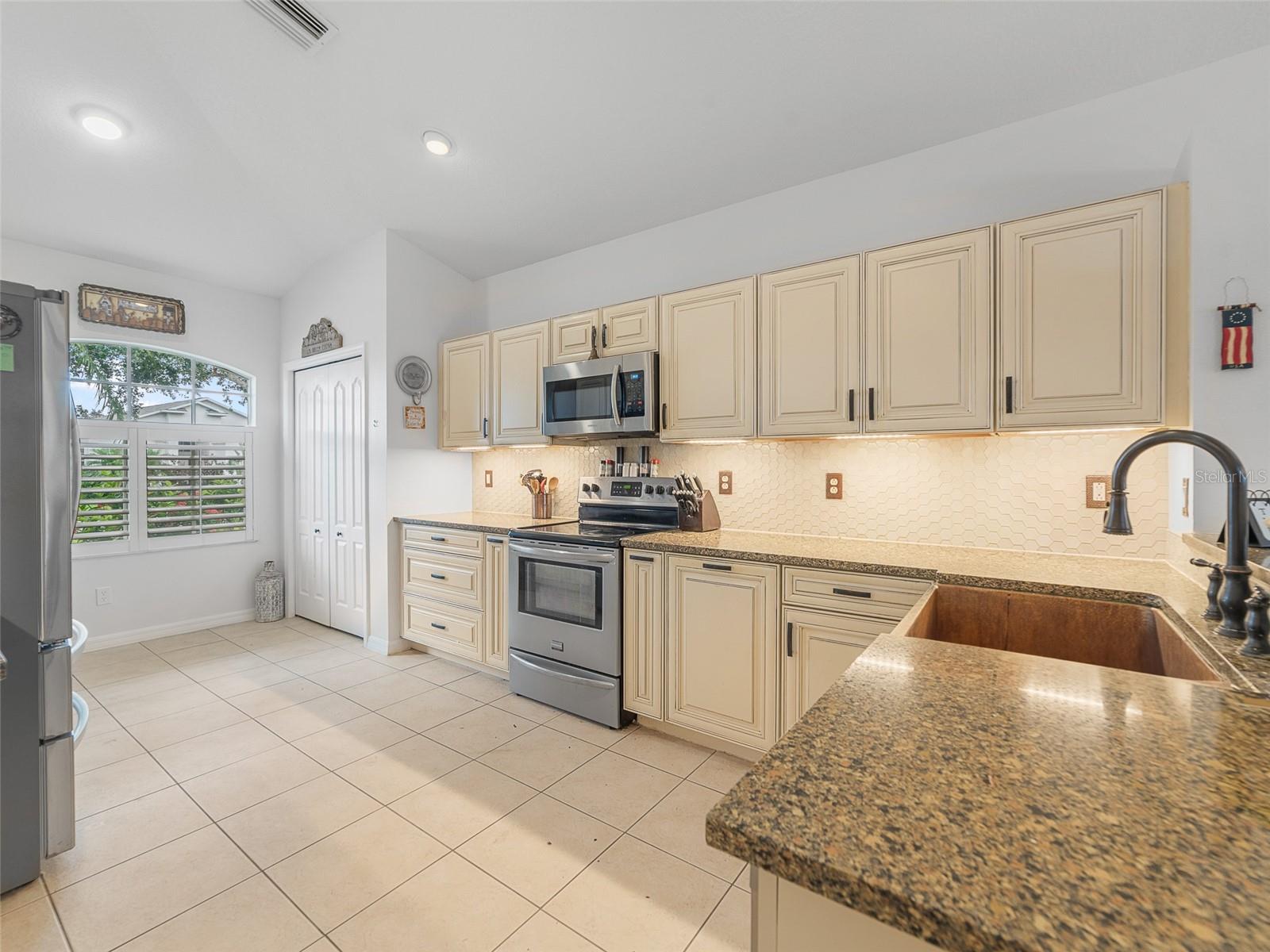 STONEYBROOK AT HERITAGE HARBOUR - Residential