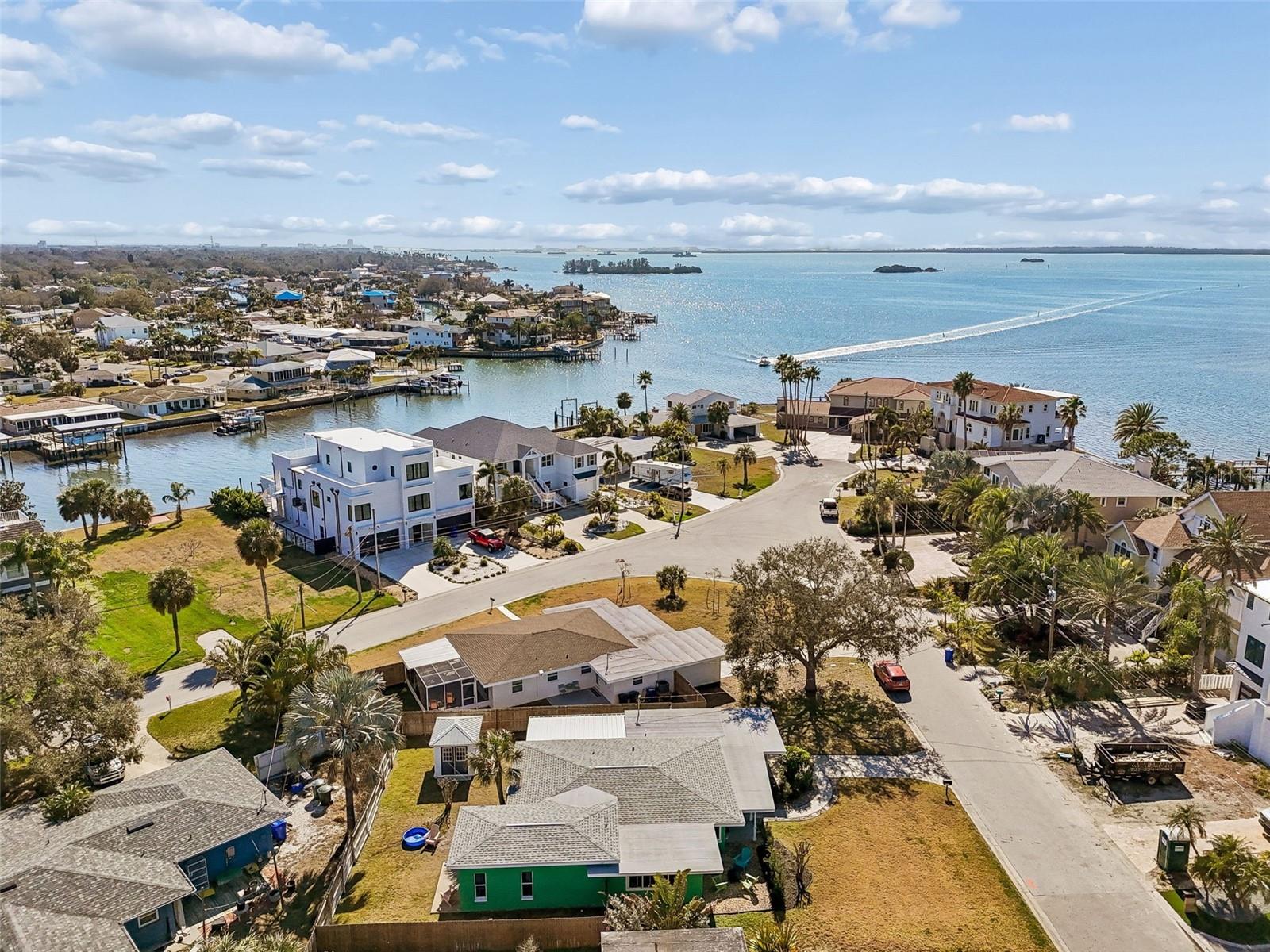 BAYWOOD SHORES - Residential