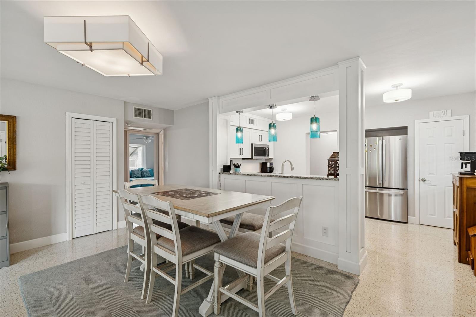 BAYWOOD SHORES - Residential