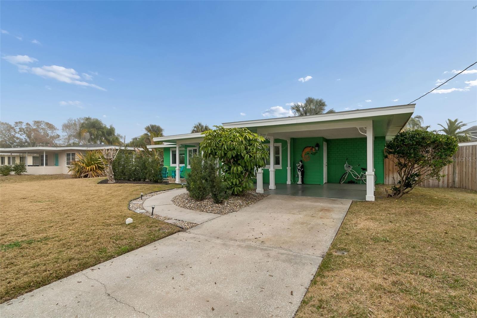 BAYWOOD SHORES - Residential