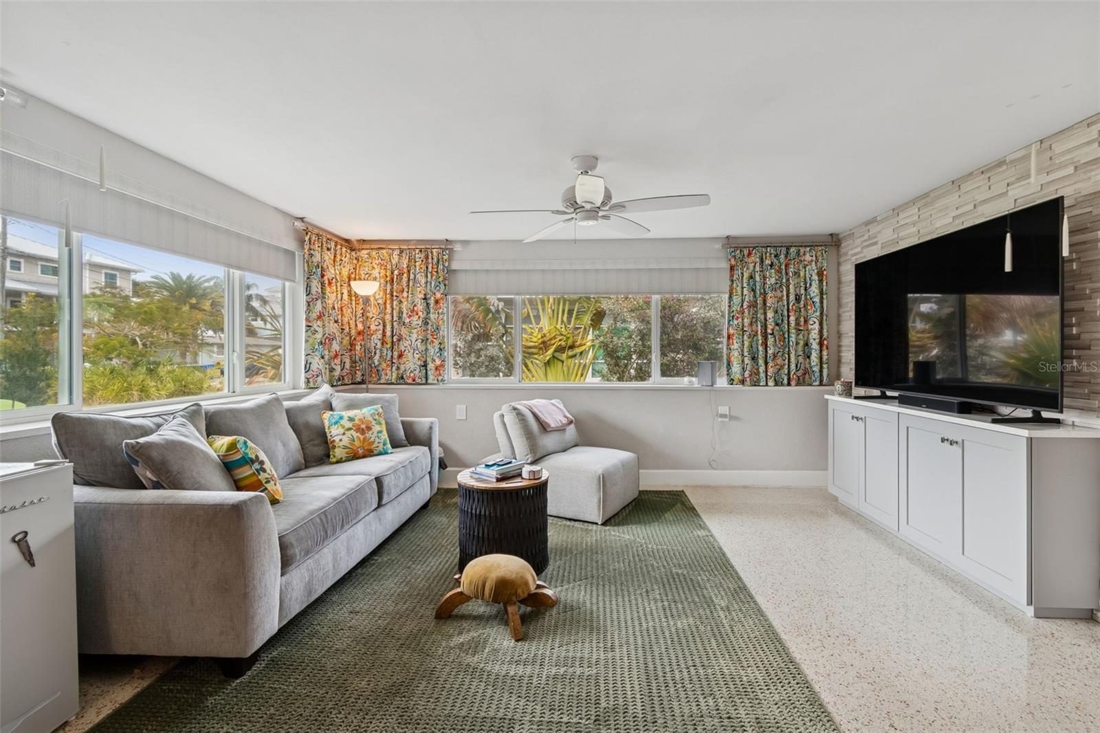 BAYWOOD SHORES - Residential