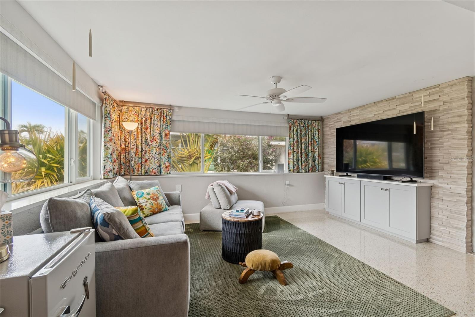 BAYWOOD SHORES - Residential