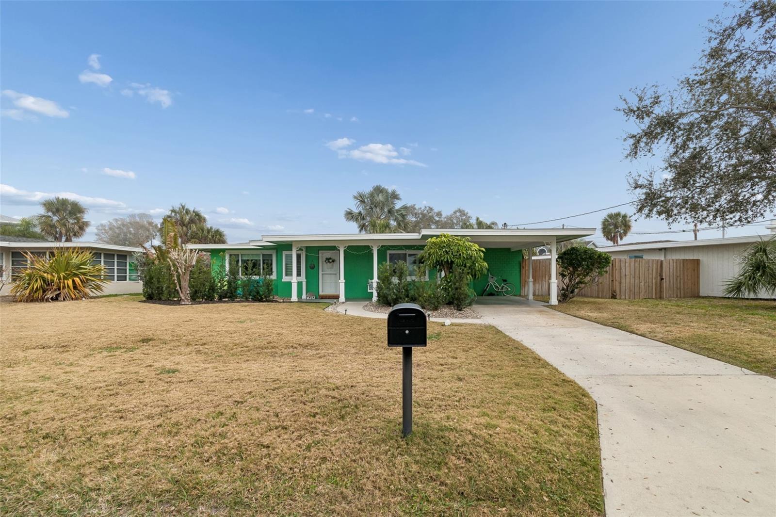 BAYWOOD SHORES - Residential