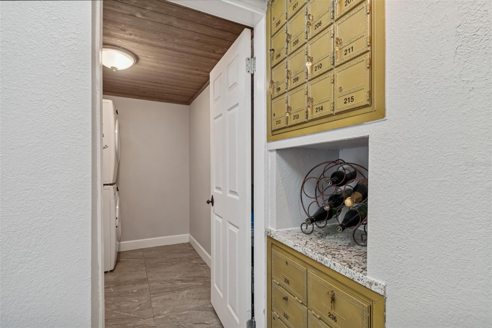 BAYWOOD SHORES - Residential