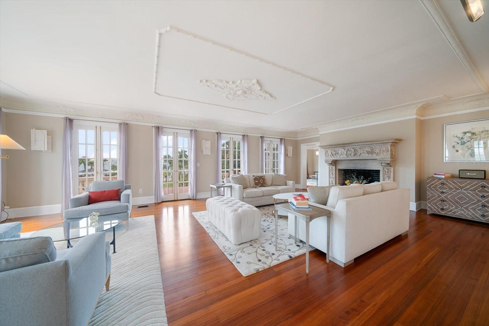 HARBOR OAKS - Residential