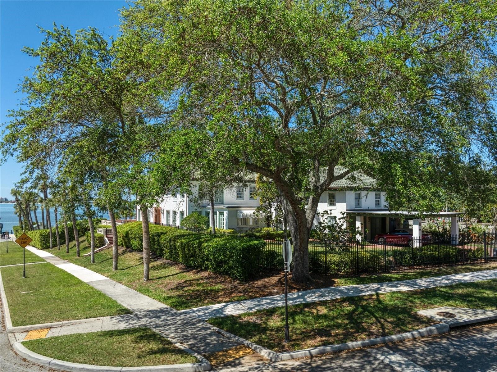 HARBOR OAKS - Residential
