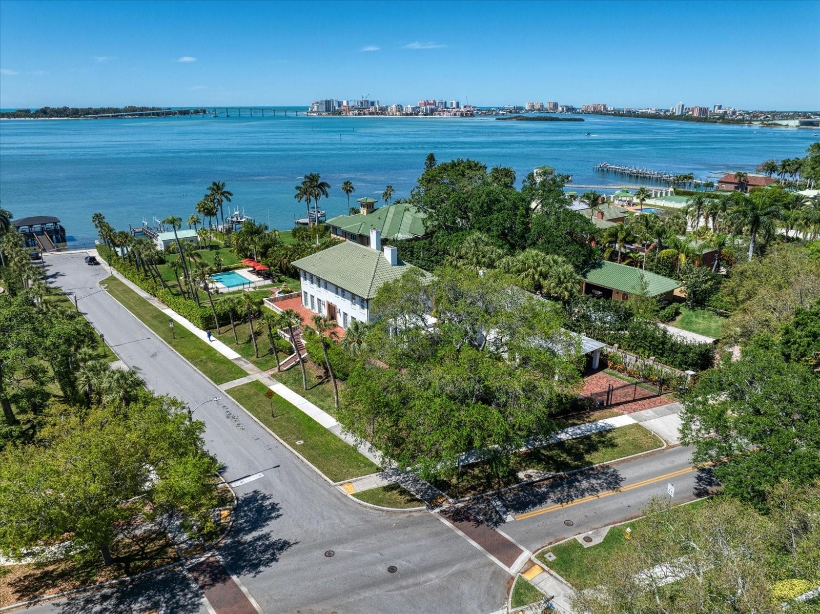 HARBOR OAKS - Residential