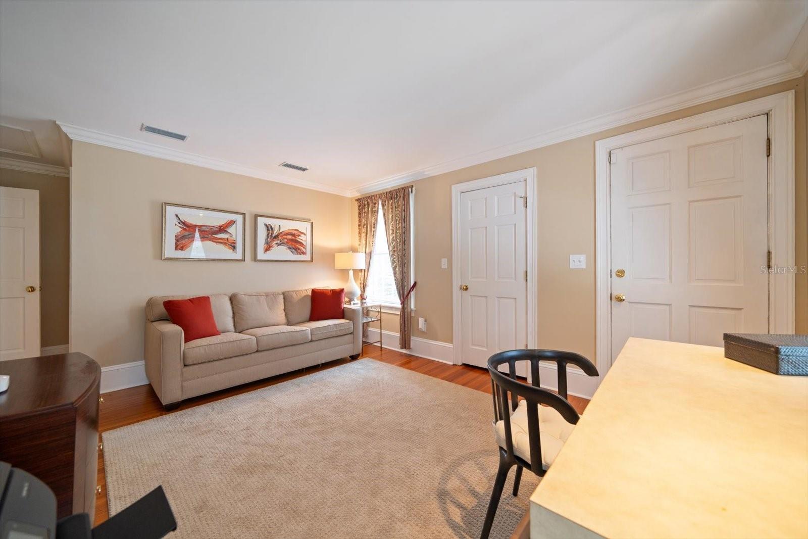 HARBOR OAKS - Residential