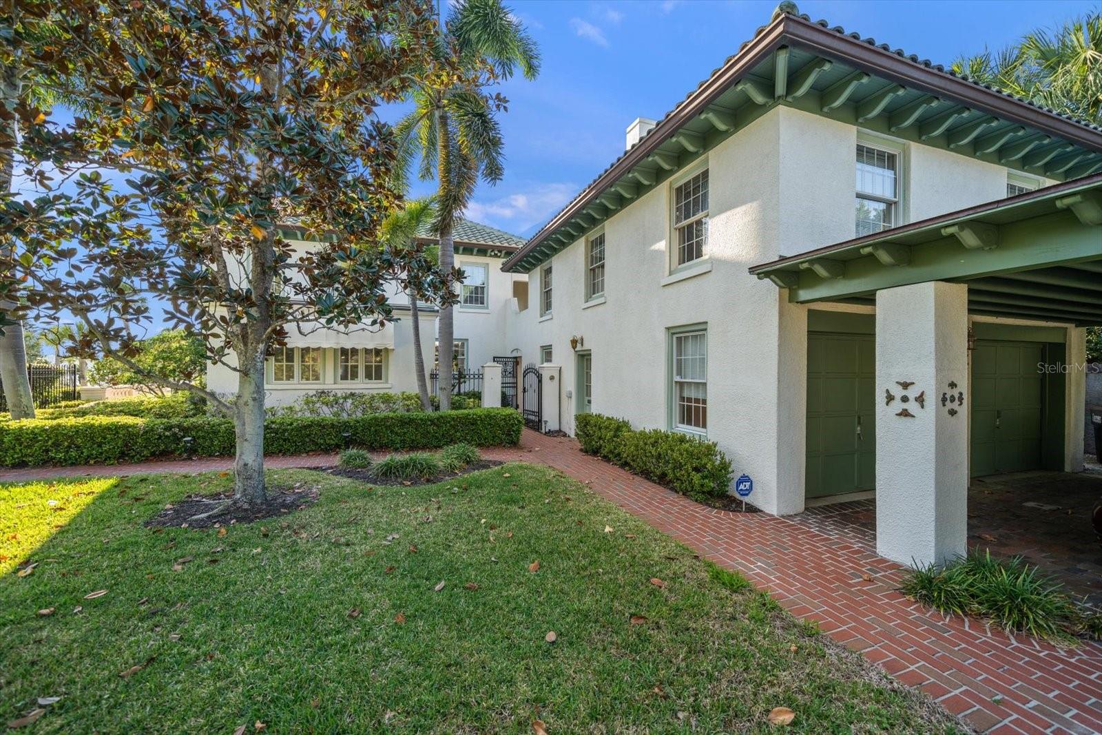 HARBOR OAKS - Residential