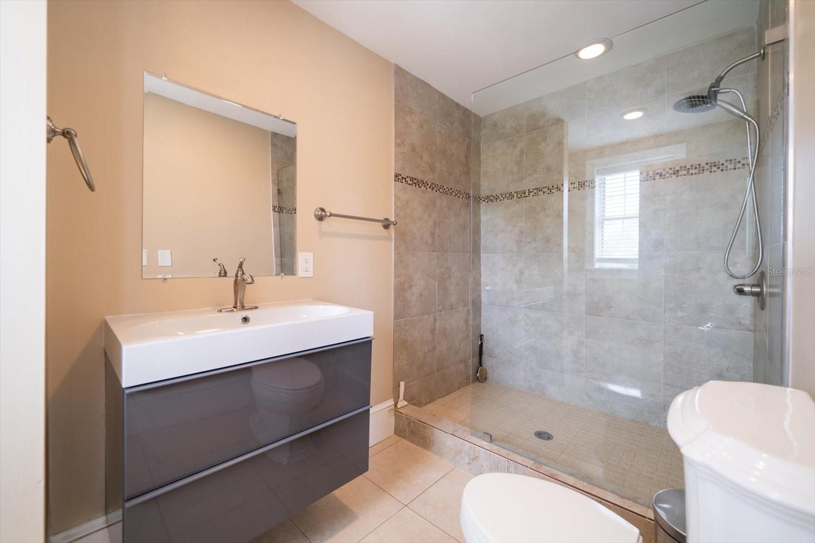 HARBOR OAKS - Residential