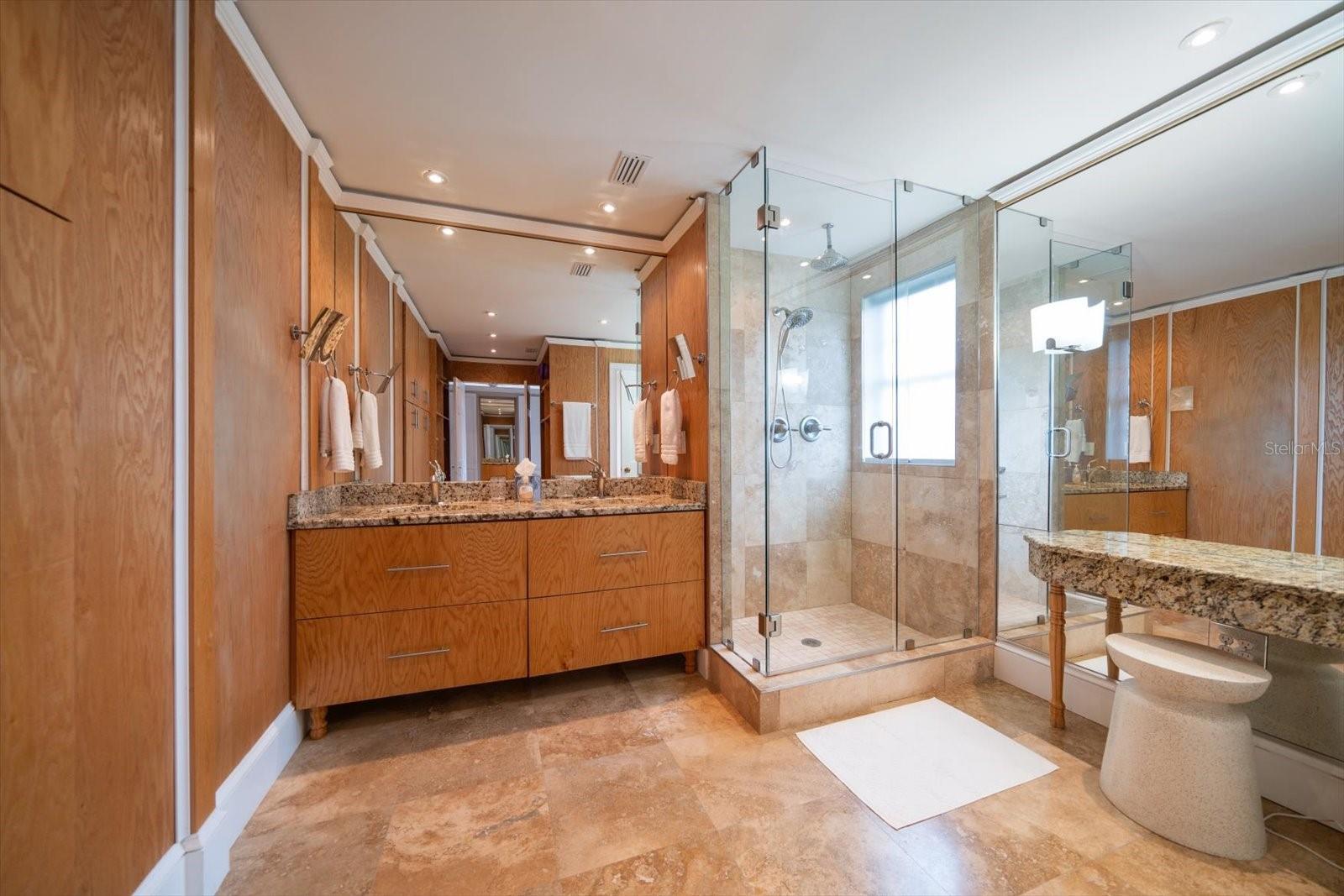 HARBOR OAKS - Residential