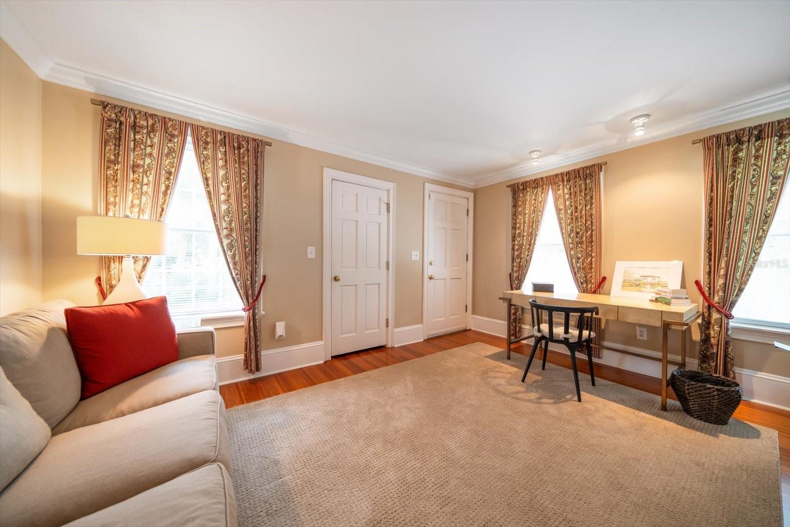 HARBOR OAKS - Residential