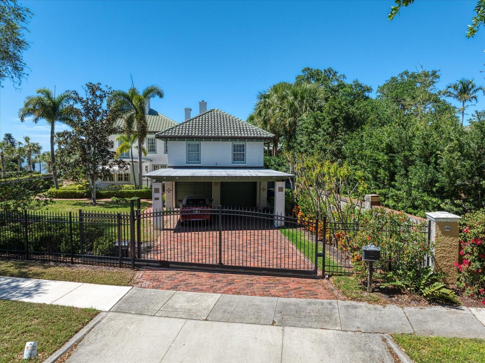 HARBOR OAKS - Residential