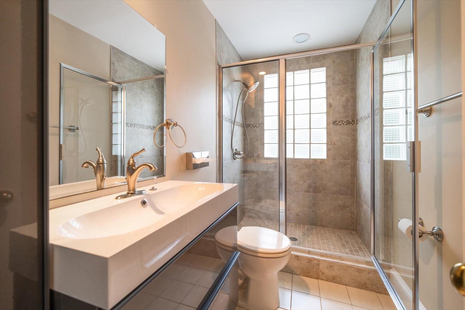 HARBOR OAKS - Residential