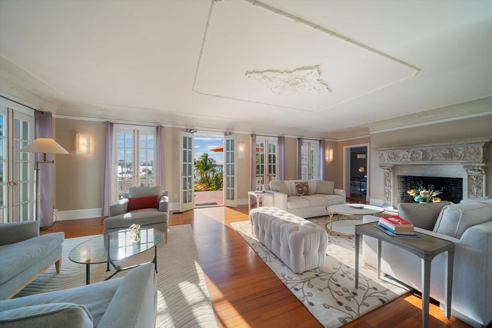 HARBOR OAKS - Residential