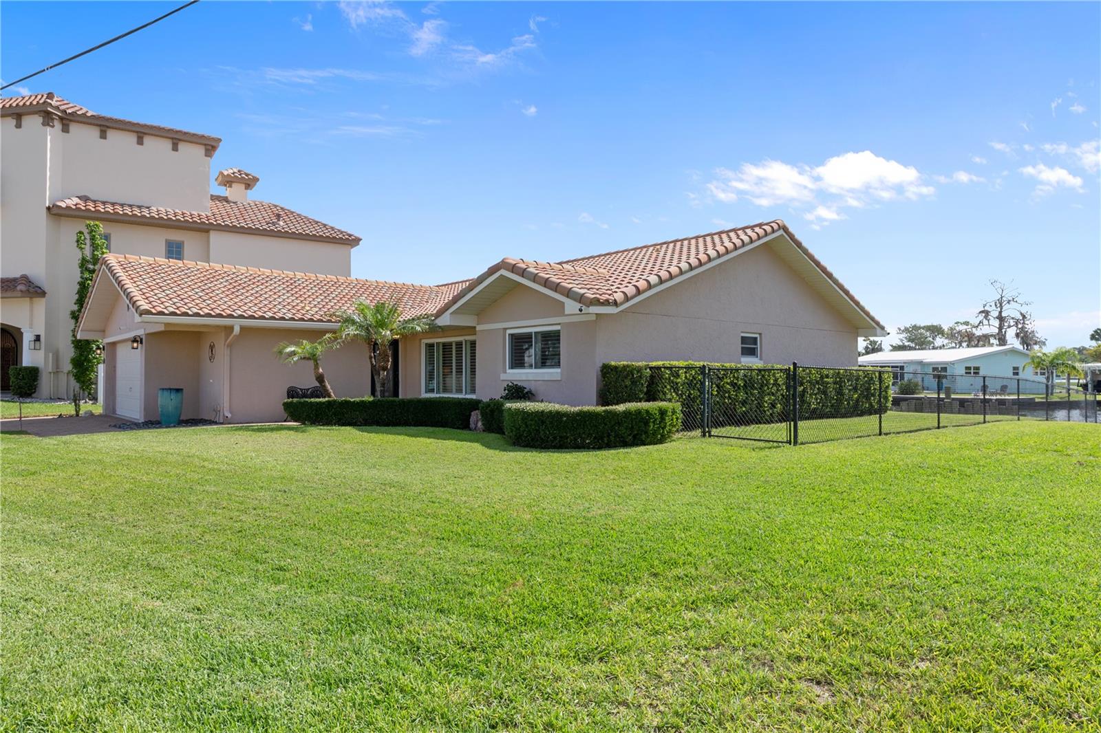 2221 N KINGS COVE POINT