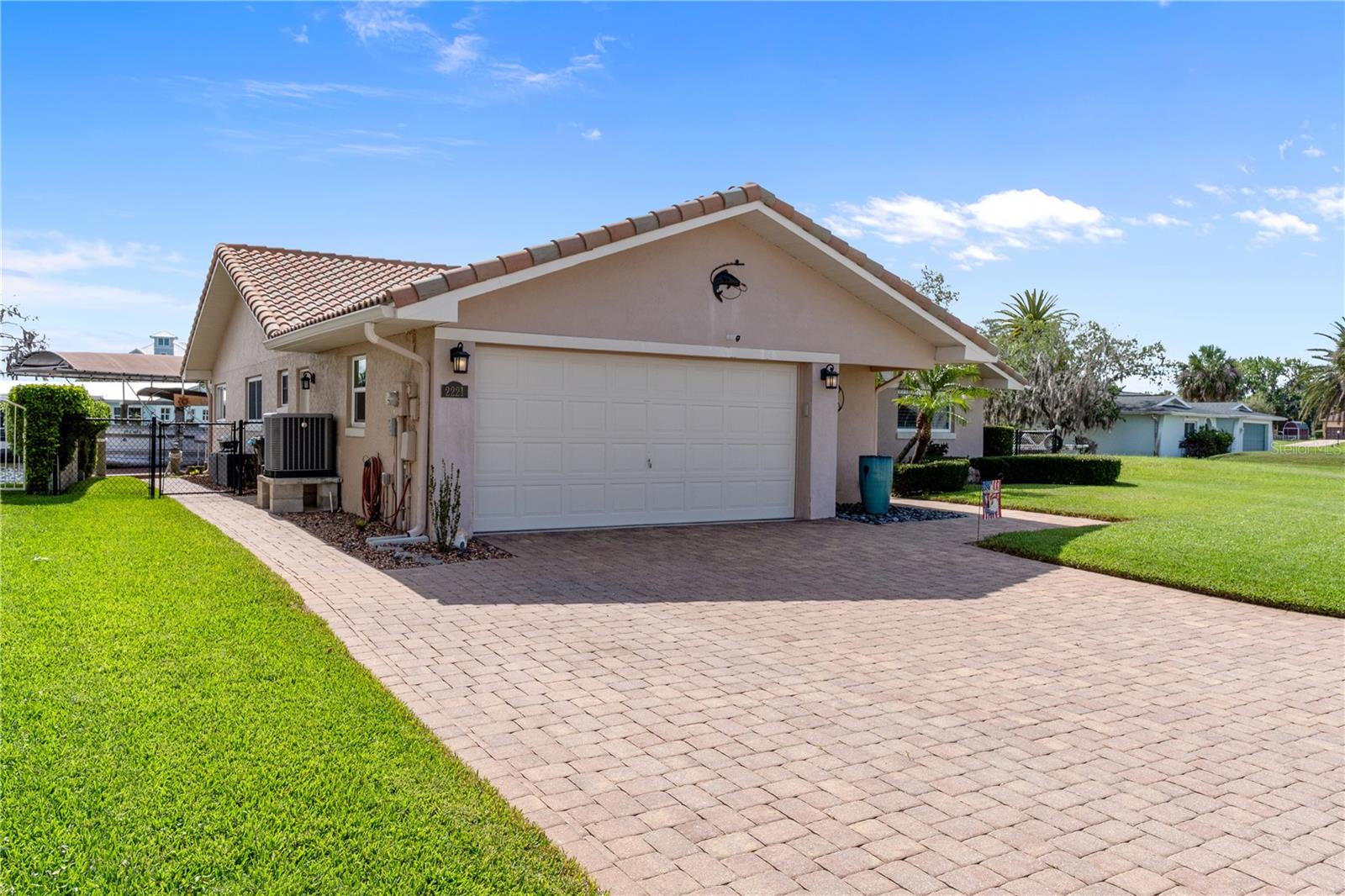 2221 N KINGS COVE POINT
