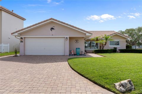 Photo of 2221 N Kings Cove Point, Crystal River, FL 34429 (MLS # OM725568)