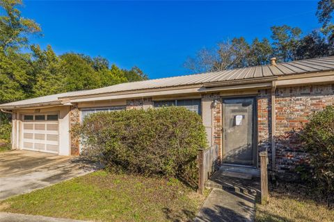 A home in PENSACOLA