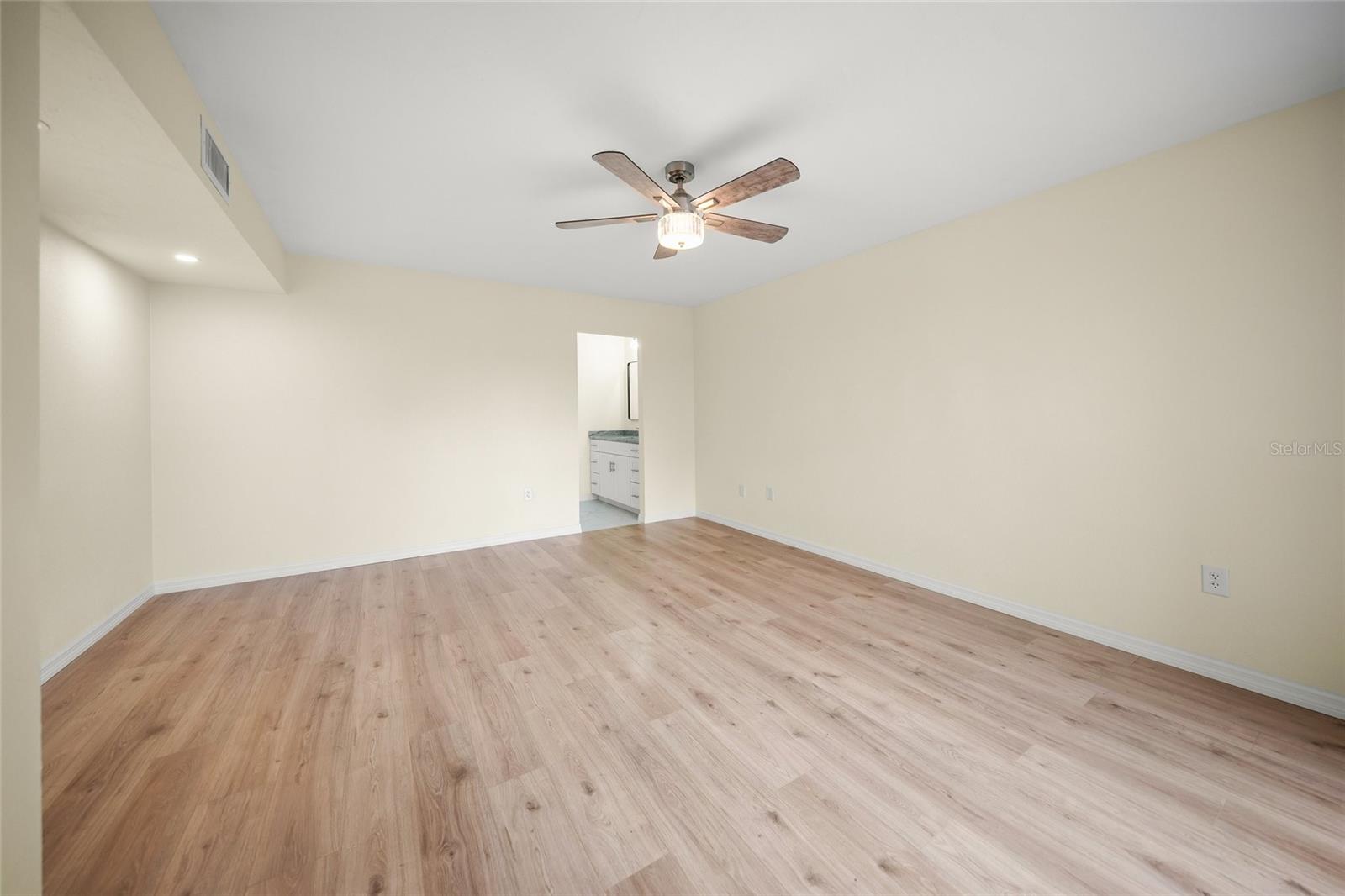 HAMMOCKS II, BENT TREE - Residential