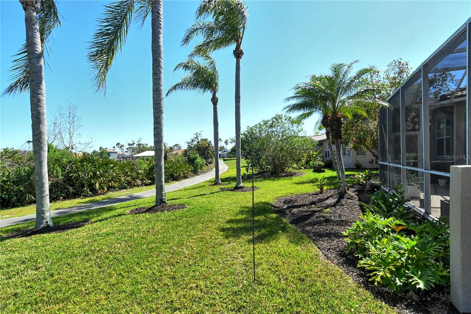 HERITAGE OAKS GOLF & COUNTRY CLUB - Residential