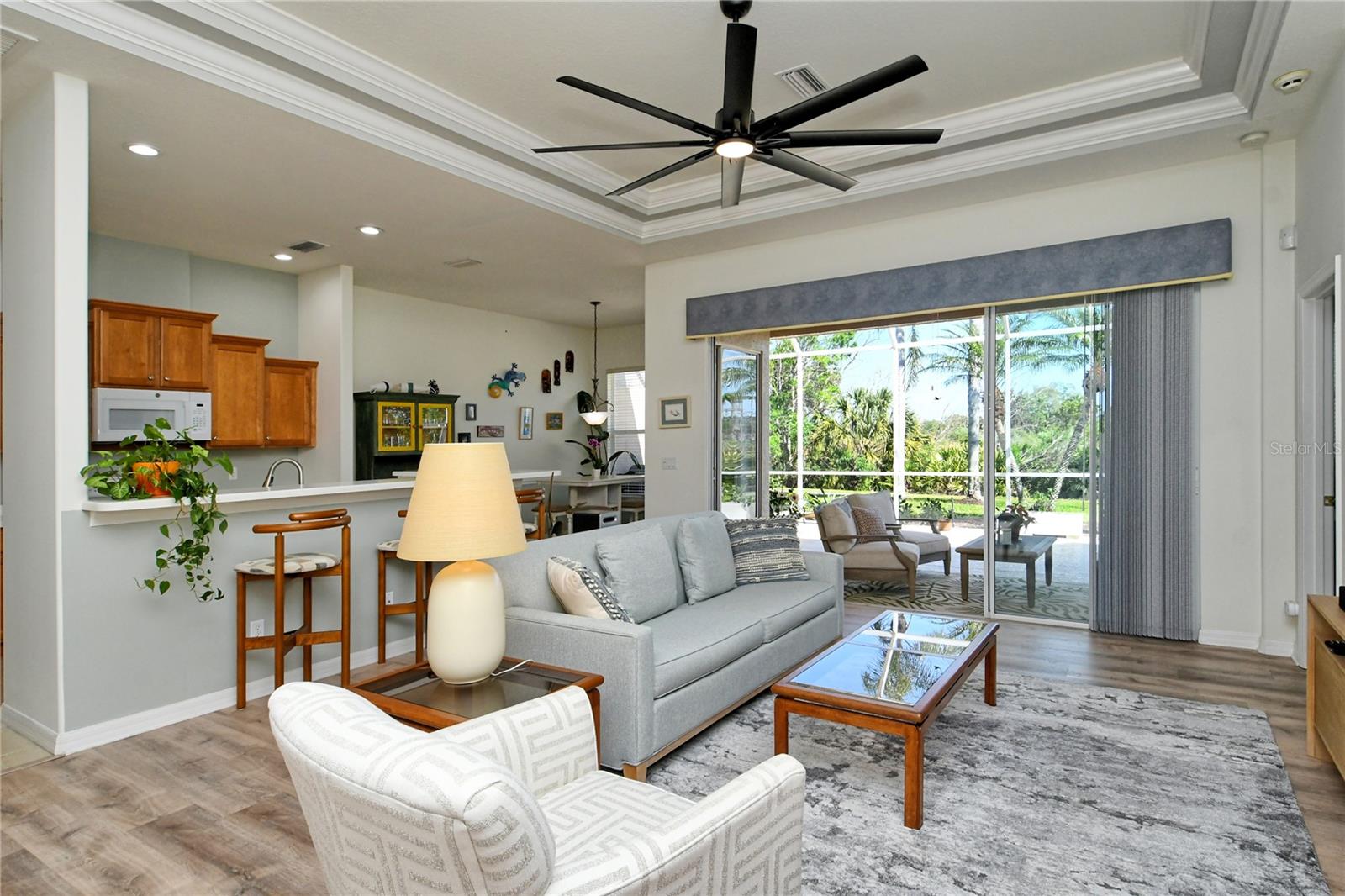 HERITAGE OAKS GOLF & COUNTRY CLUB - Residential